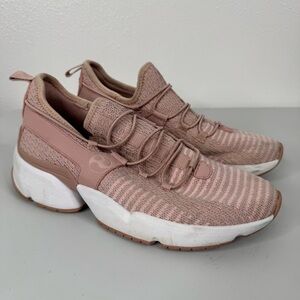 Avre Womens Pink Infinity Glide Sneakers Size 7